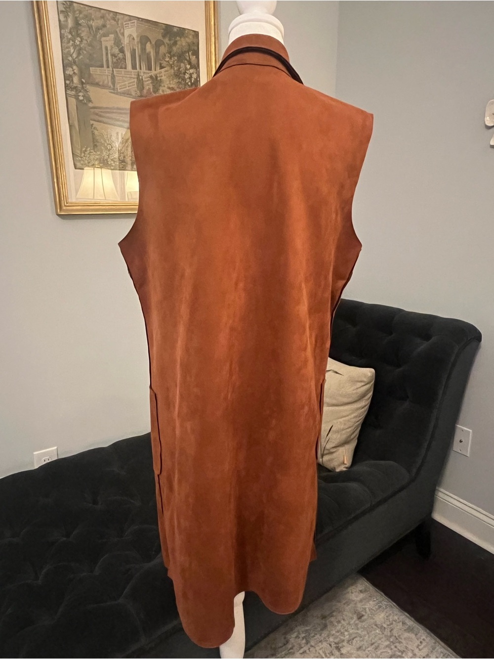 Women's Suede Sleeveless Long Lightweight Coat in Rust - Picture 3 of 3